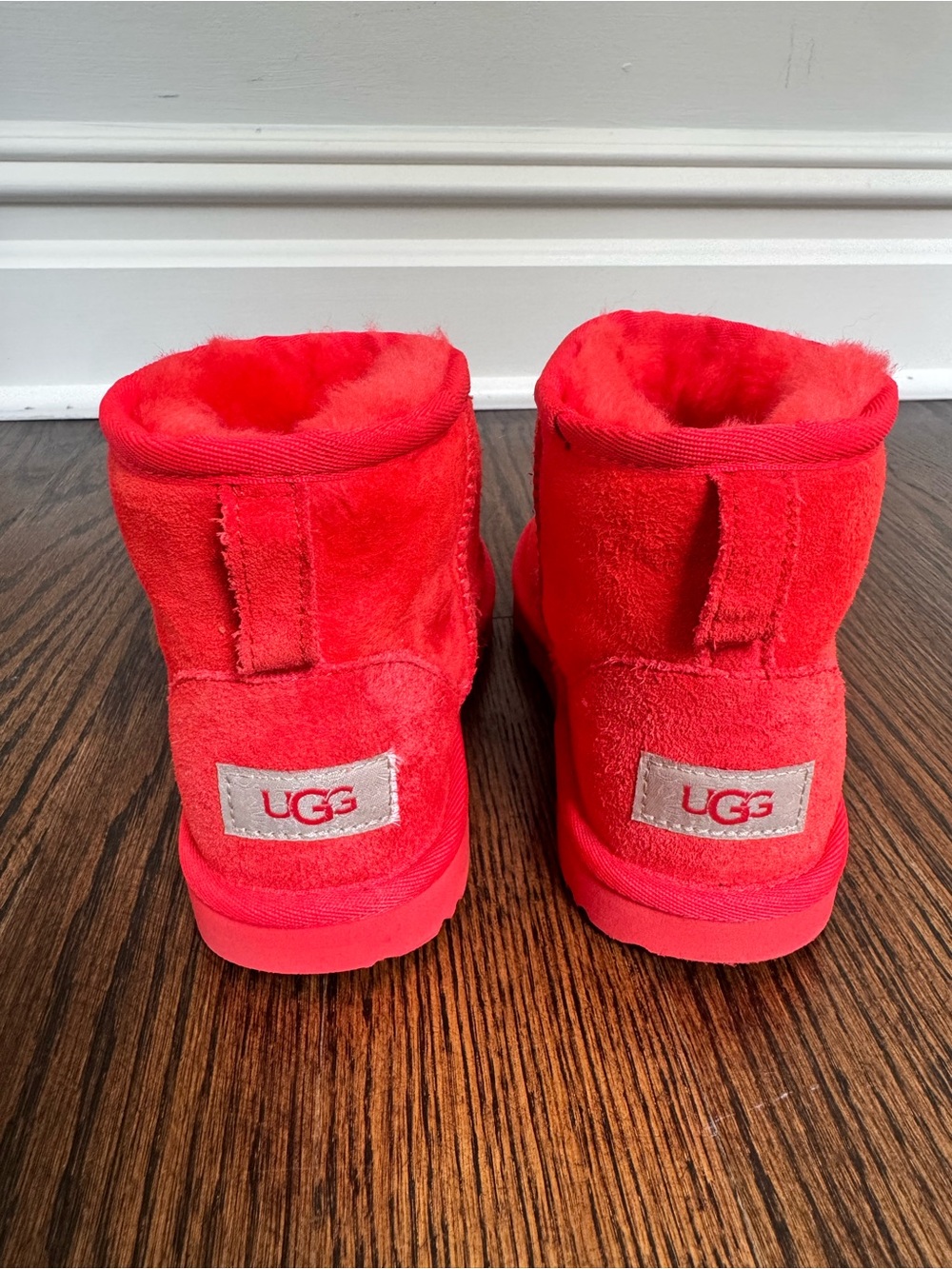 UGG Kids Mini Boot in Bright Red